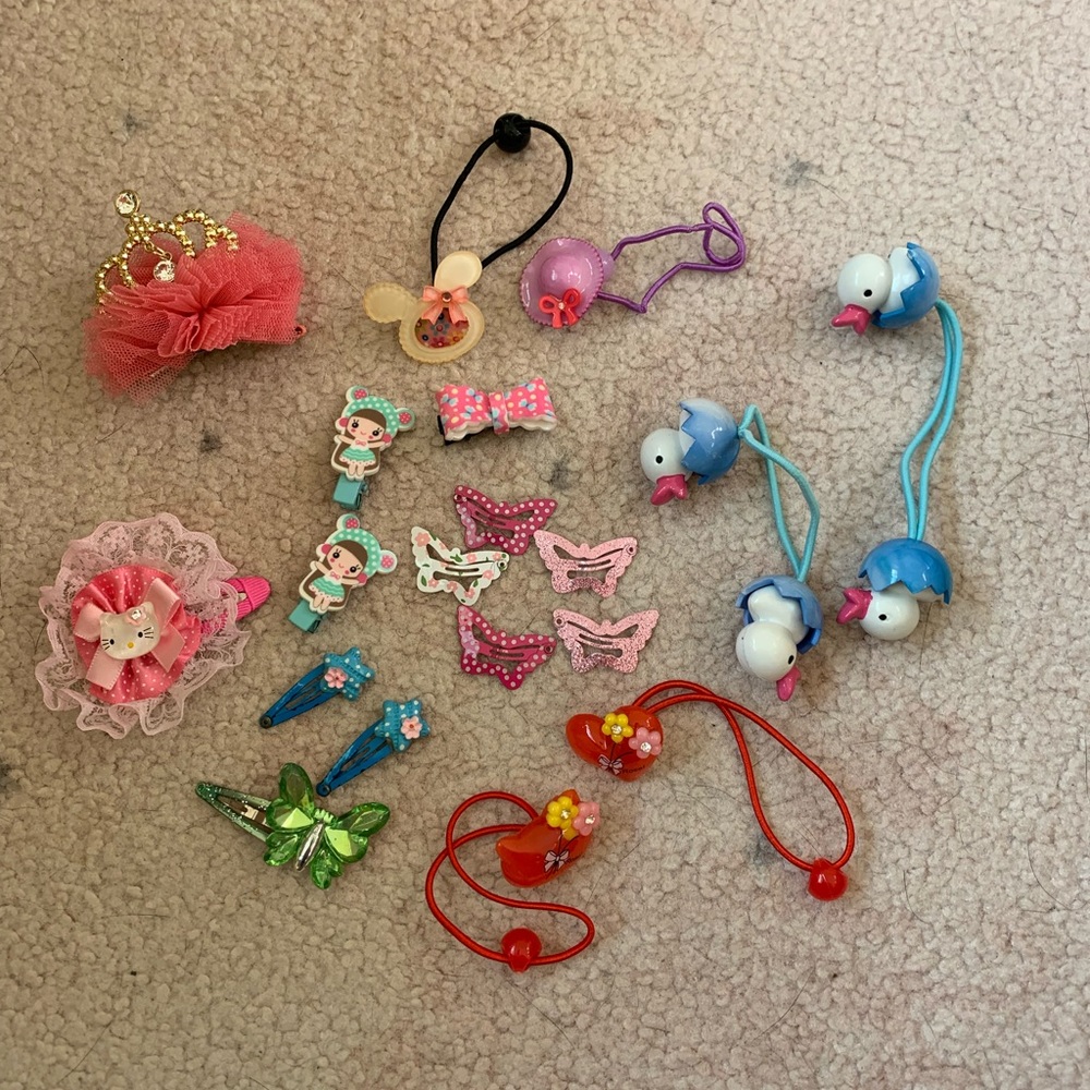 Assortment of girl’s hair accessories